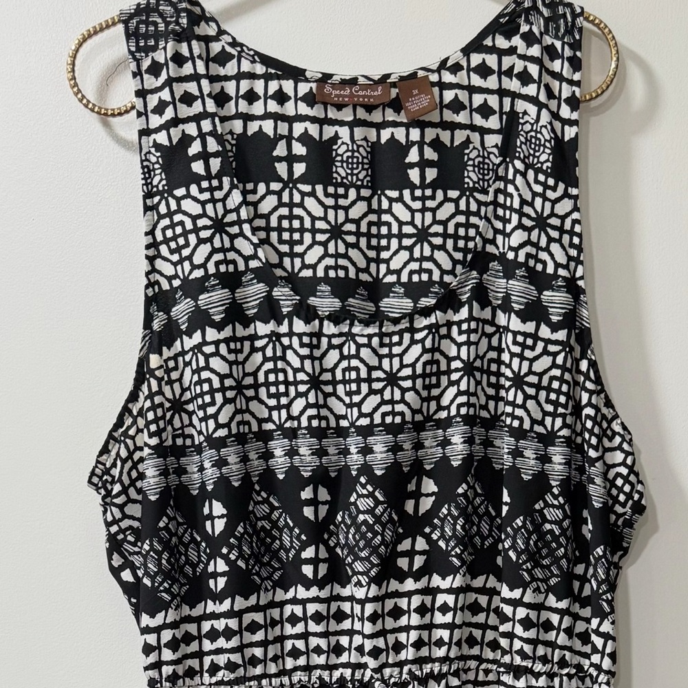 Elegant Black and White Patterned Dress